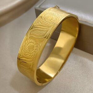 Vintage Style Sunflower Engraved Stainless Steel 18k Gold Plated Bracelet Bangle